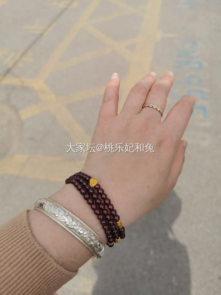 绞丝银镯加石榴石_石榴石银