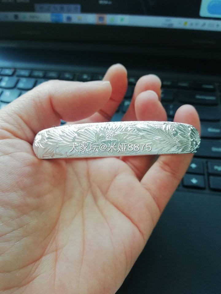 建工的包装爱了爱了，缠枝和国色太美了，可惜我手太黑😂_匠人银