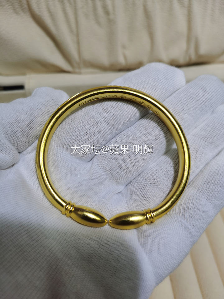 跟风打了坛红的镯子，很喜欢_打金手镯金