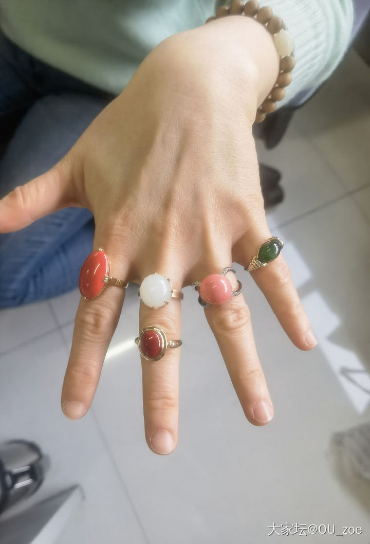 年纪大了 突然就喜欢汤婆婆一样带戒指_珊瑚戒指和田玉