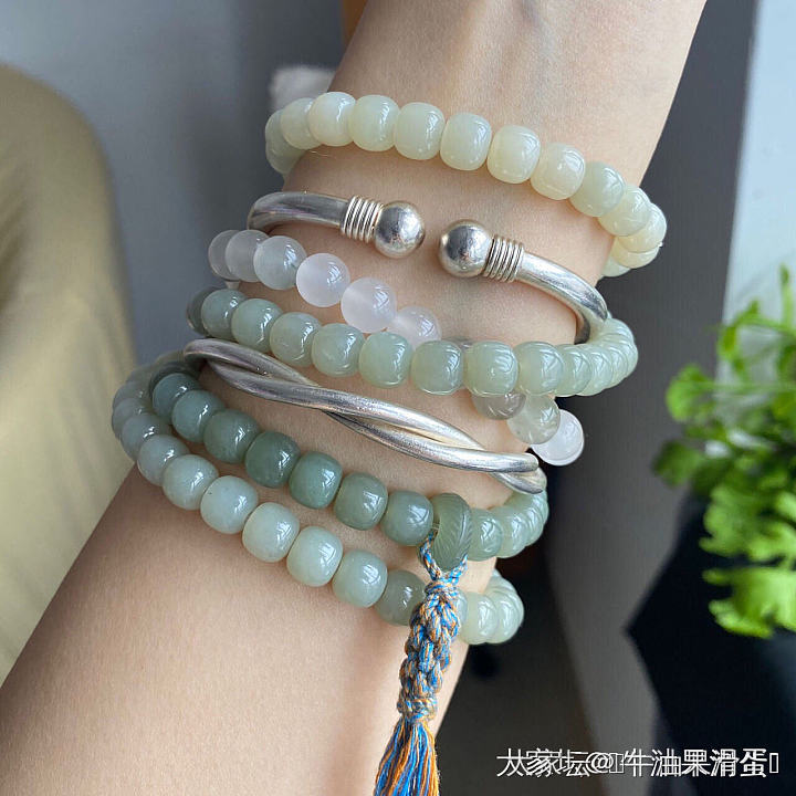 想看你们和田➕银子的叠戴搭配_银和田玉