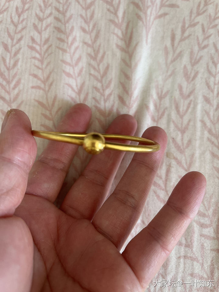 闲鱼十年诚信卖家，一直所有东西买家收到不满意可退，遇到故意隐瞒暇疵的卖家如实评价
