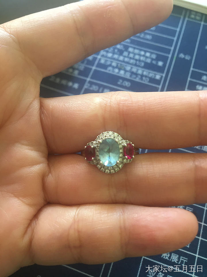 这颗海蓝宝是赠品，而我镶的还挺认真。_镶嵌海蓝宝