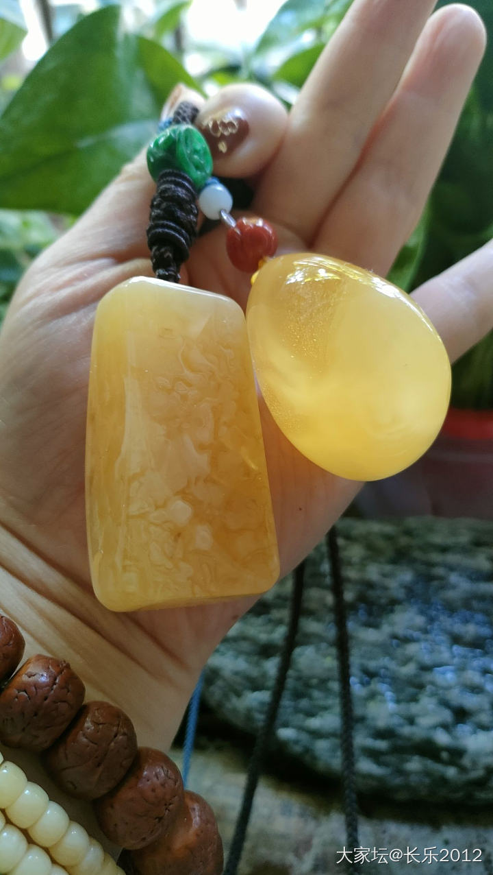 大家是不是都重新利用自己剪掉的挂绳？_琥珀蜜蜡