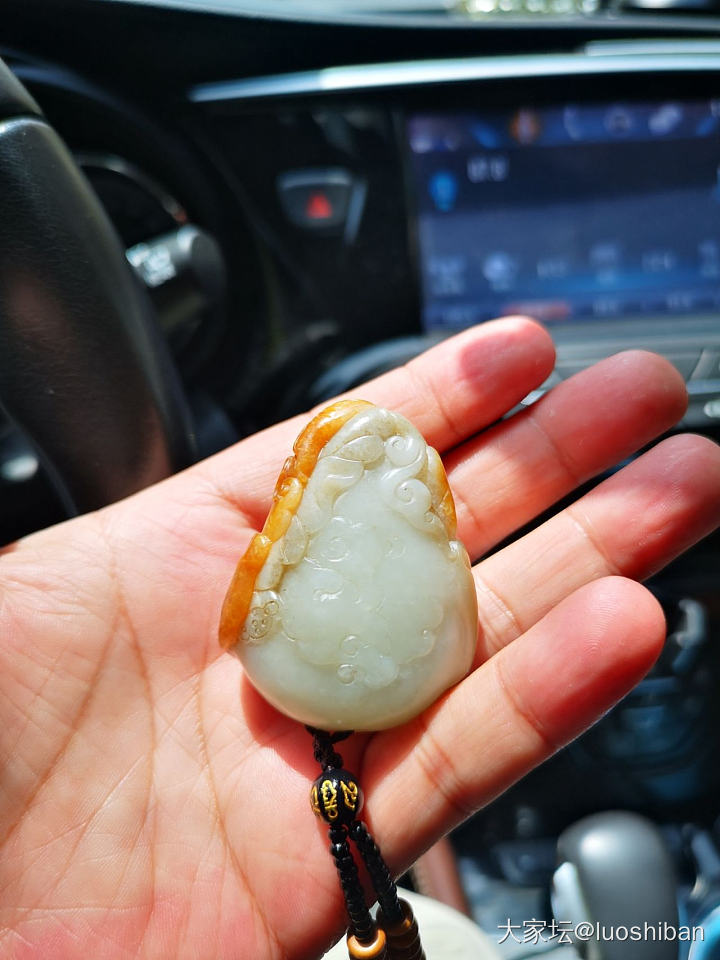 老皮色有玩头_原石和田玉