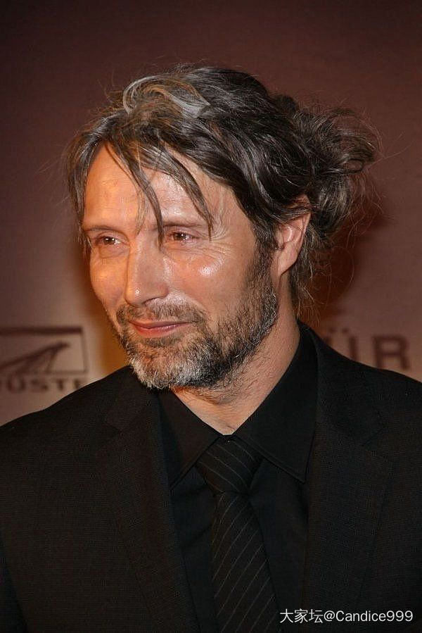 Mads Mikkelsen，一款爹系男神_娱乐八卦