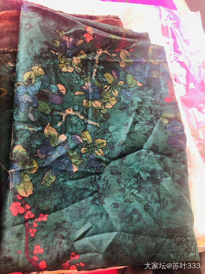 今年自从入了布坑一发不可收拾，发一些做好的成品和还没做好的_穿搭