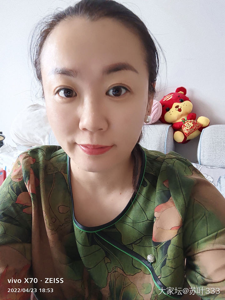 今年自从入了布坑一发不可收拾，发一些做好的成品和还没做好的_穿搭