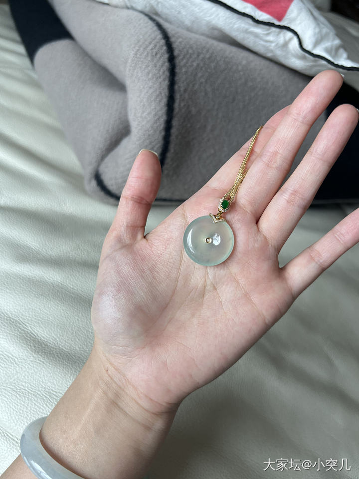 晴水扣子水嘟嘟_平安扣翡翠
