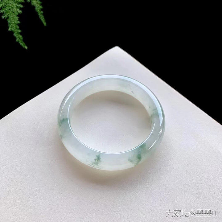 求51 52的种水好的翡翠镯镯_翡翠