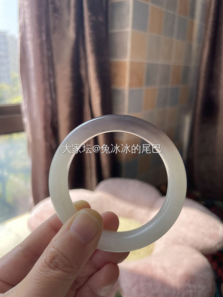 和田玉紫白镯，过万价格值不值？_手镯和田玉