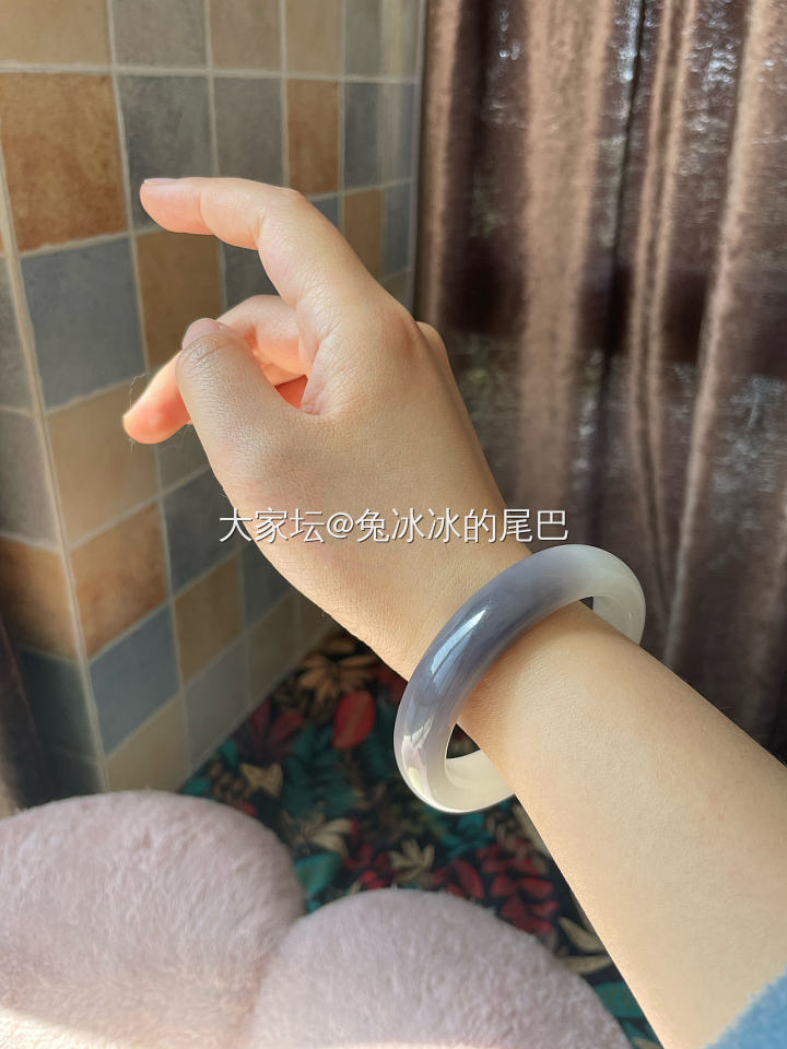 和田玉紫白镯，过万价格值不值？_手镯和田玉