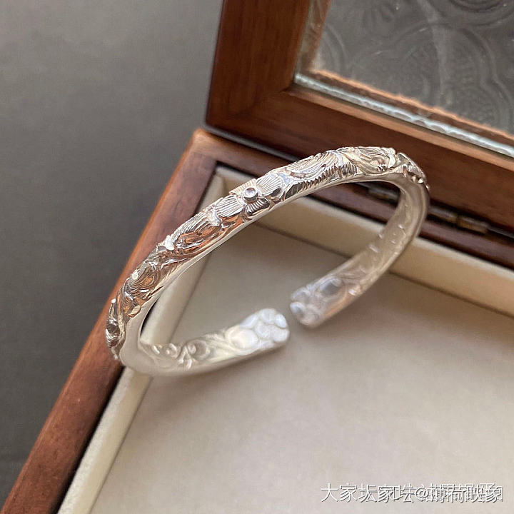 珍百合和到处秀哪个更好看_银