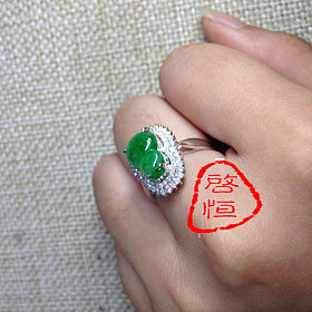 【启恒珠宝】翡翠绿葫芦戒指 满色绿 特惠18K金镶嵌翡翠女戒指