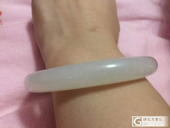 求赐教！谁能告诉我这个镯子是不是和田呢！_手镯和田玉
