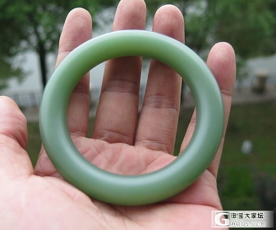 想问下这样的鸭蛋青，一般什么价？_手镯青玉