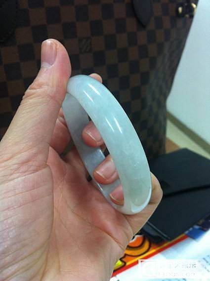 (已转谢谢）继续转糯化冰底，白冰镯子，中3的价格_翡翠