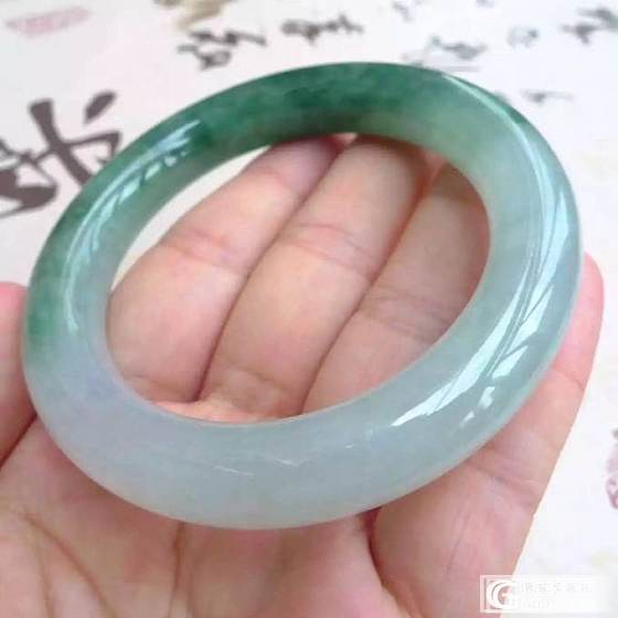 这些才叫做翡翠手镯。_翡翠