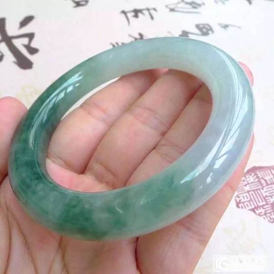 这些才叫做翡翠手镯。_翡翠