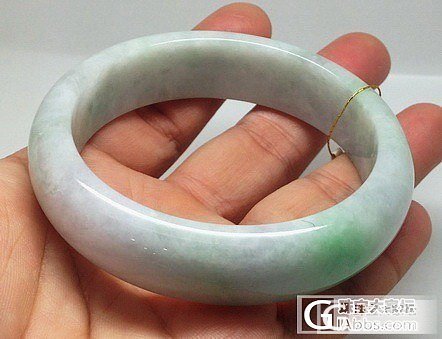 春带彩手镯可买么？_翡翠