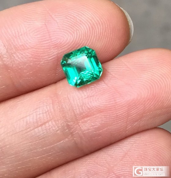 朋友家的一颗小闪闪祖母绿_祖母绿
