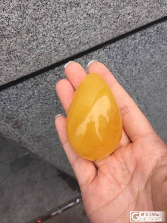 鸡油黄大吊坠，很黄很暴力哦_有机宝石