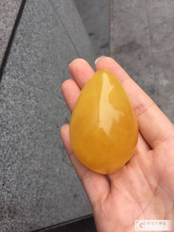 鸡油黄大吊坠，很黄很暴力哦_有机宝石