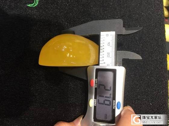 鸡油黄大吊坠，很黄很暴力哦_有机宝石