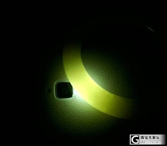 求帮我看看是不是韩料！！我从朋友那里买了个镯子。觉得从今开始就入了坑了。_和田玉