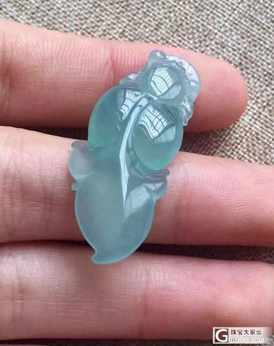 链接做好了。。冰种金鱼干净如水，种老细腻_翡翠