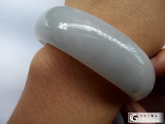 麻烦大家帮我看看这个镯子行嘛？买了又后悔了_翡翠