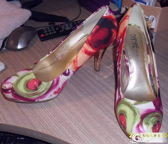 达芙妮女鞋 单鞋 高跟 37#_珠宝