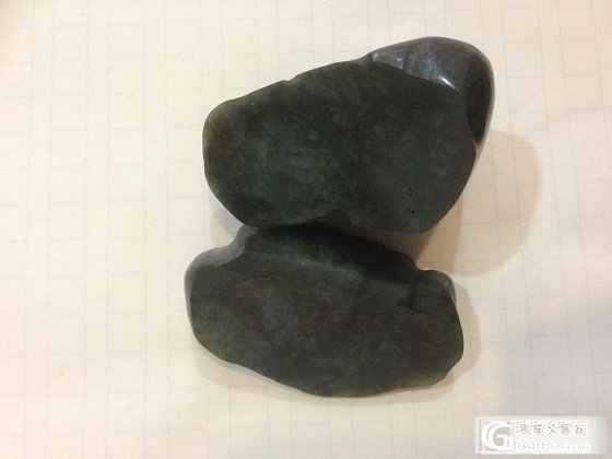 一 切為二的剥皮石料，不曉得能做什麼？甚至擔心是不是翡翠石料？_半成品翡翠