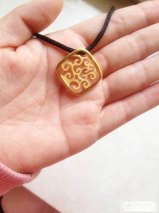 明牌窗花，被一个妹妹给种的草，快速拔了它_吊坠金