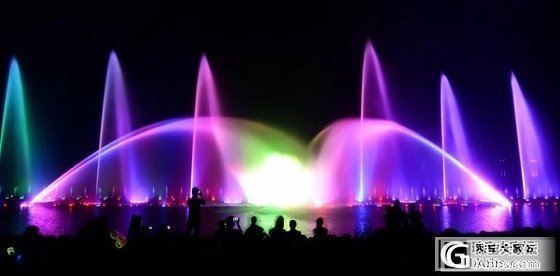 滨湖公园夜喷泉_摄影