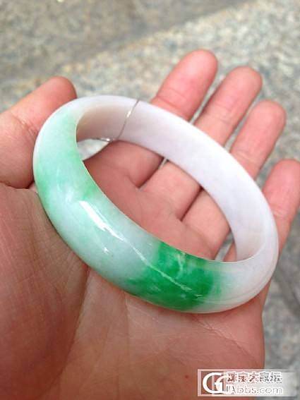 最近看上的一只阳绿厚桩宽翡翠手镯_翡翠