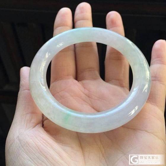 看了很久，三条镯子不知道选哪条，大家给个建议哈！_翡翠