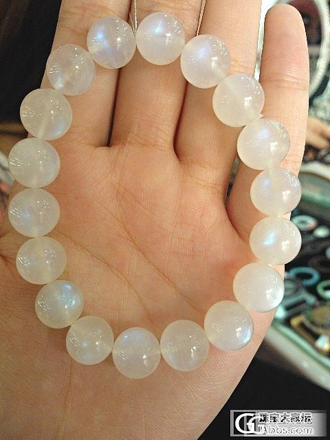 为紫牙乌筹米，转11.5m大珠奶油月光，体干净，颗颗蓝光_宝石