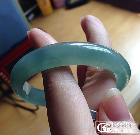 油青镯子求估价_翡翠
