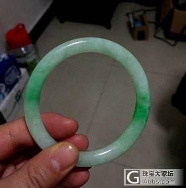 之前发帖讨论过这镯子能不能买的问题，现在还图，还是纠结~_翡翠