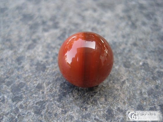 精品南红珠子两颗----“药师珠”和“缠丝珠”_玉石
