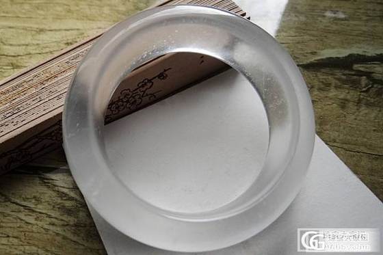 求水沫手镯大圈口_翡翠