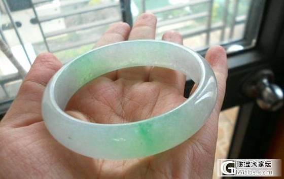 瞄了条带绿滴鐲镯，大家来瞧瞧什么价格合适？补图再看_翡翠