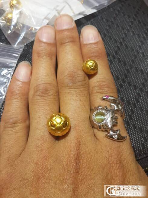 我是一只蝎子。我喜欢静静的呆在手指上。守护金猫守护你_金绿宝石