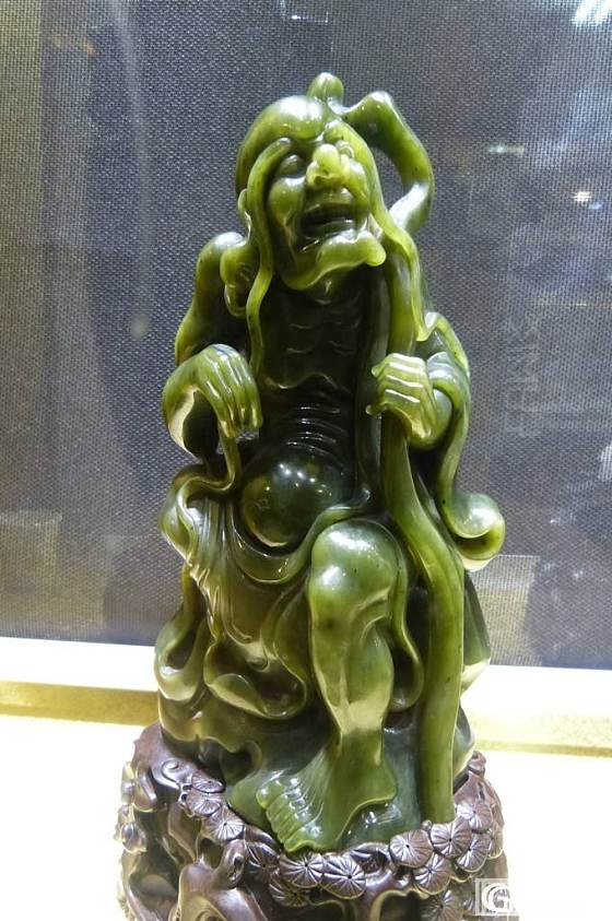 去了个展销会，给大家看看上面的好东西_和田玉