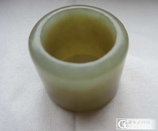 奶奶给的扳指，请问是什么材质？_和田玉