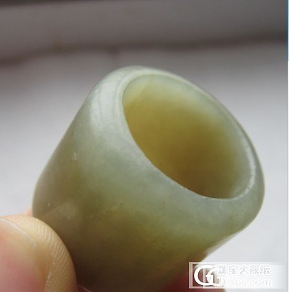 奶奶给的扳指，请问是什么材质？_和田玉