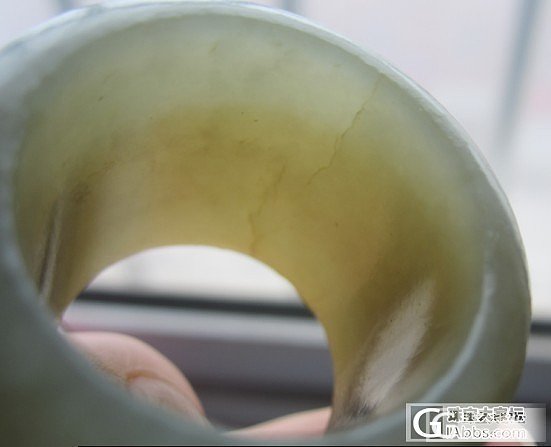奶奶给的扳指，请问是什么材质？_和田玉