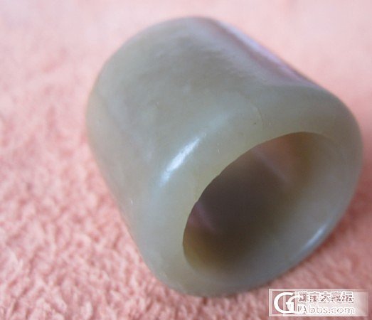 奶奶给的扳指，请问是什么材质？_和田玉