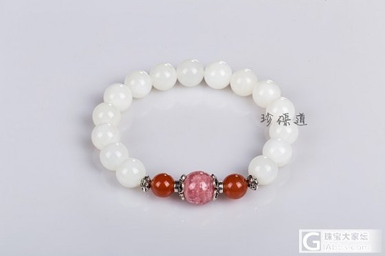 自己串的一些砗磲手链，喜欢吗_搭配砗磲
